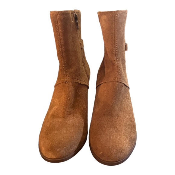 Koolaburra Ugg Chestnut Brown Suede Samiah Buckle Ankle  Heeled Bootie Size: 9 - Picture 3 of 9